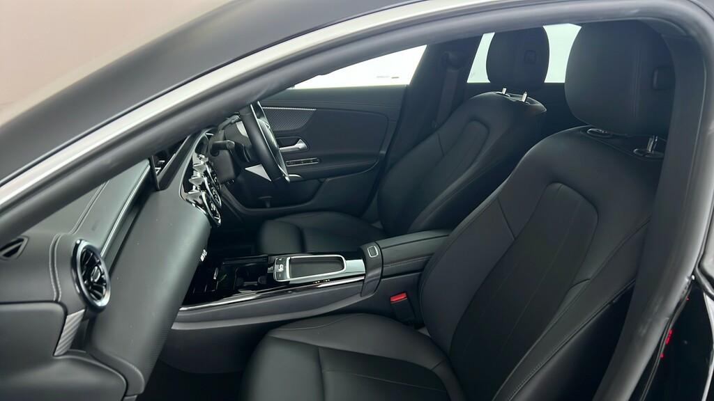 Mercedes-Benz CLA Class Cla 250 200Kw Eq Tech Amg Line Ed 85Kwh White #17