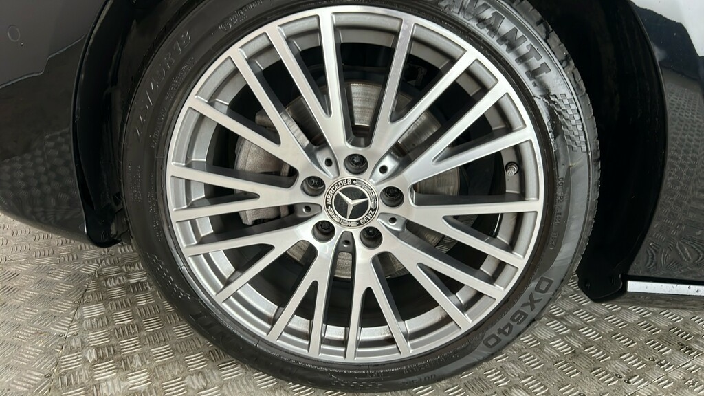 Mercedes-Benz CLA Class Cla 250 200Kw Eq Tech Amg Line Ed 85Kwh White #19