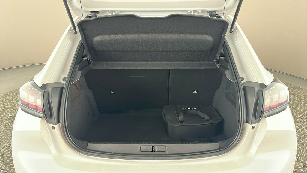 Peugeot e-208 100Kw Gt Premium 50Kwh White #22