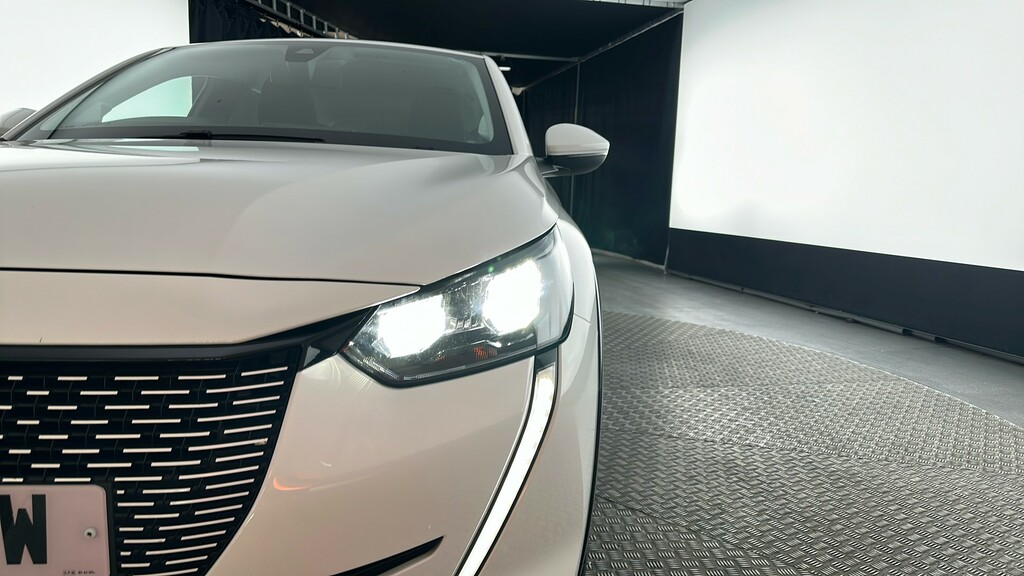 Peugeot e-208 100Kw Gt Premium 50Kwh White #20