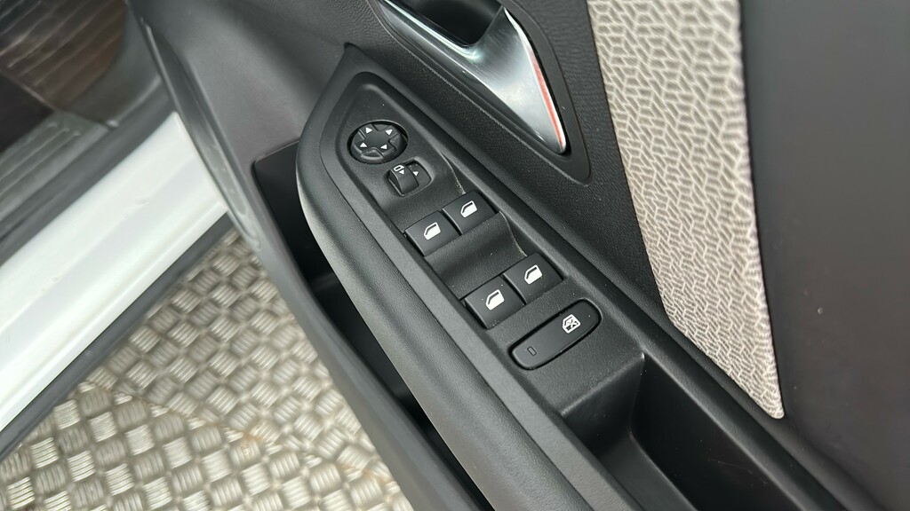 Citroen C4 1.5 Bluehdi Shine Plus Eat8 Euro 6 Ss White #31