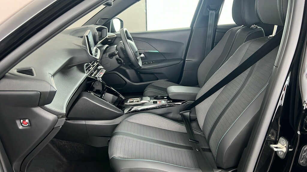 Peugeot e-2008 Peugeot 2008 Allure Premium Black #17