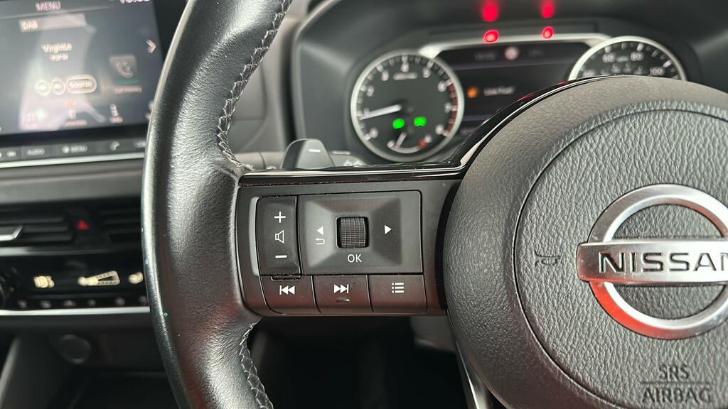 Nissan Qashqai N-connecta Black #28