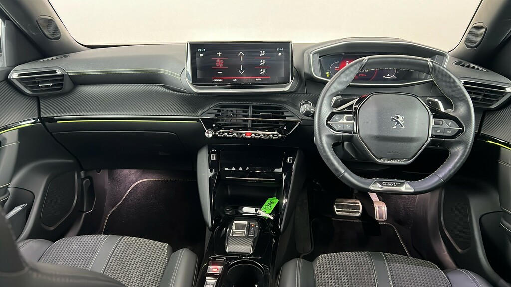 Peugeot 2008 1.2 Puretech 130 Gt Premium Eat8 White #13