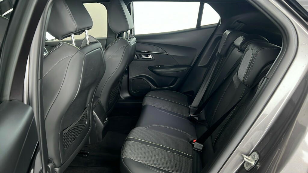 Peugeot 2008 1.2 Puretech 130 Gt Premium Eat8 White #17