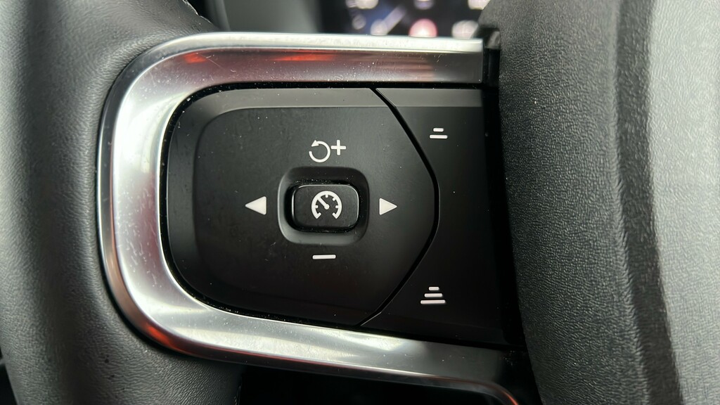Volvo XC40 Volvo Estate 2.0 B4p Ultimate Dark Black #22