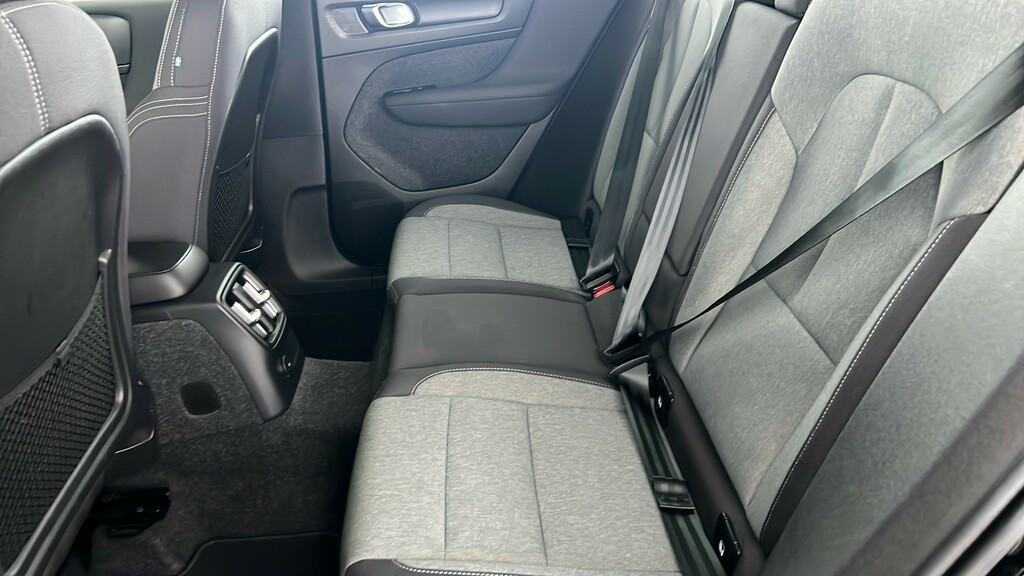 Volvo XC40 Volvo Estate 2.0 B4p Ultimate Dark Black #17