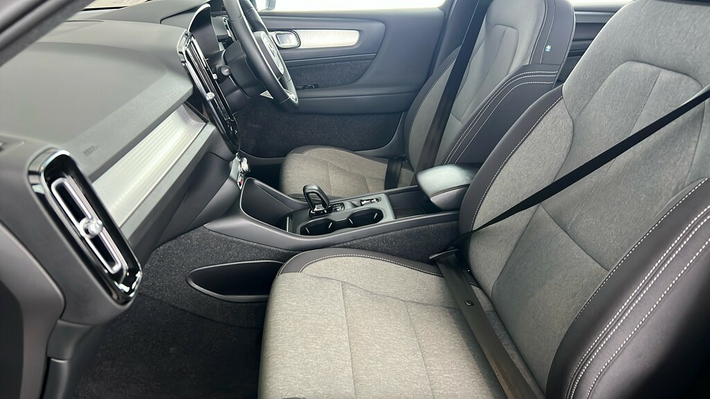 Volvo XC40 Volvo Estate 2.0 B4p Ultimate Dark Black #18