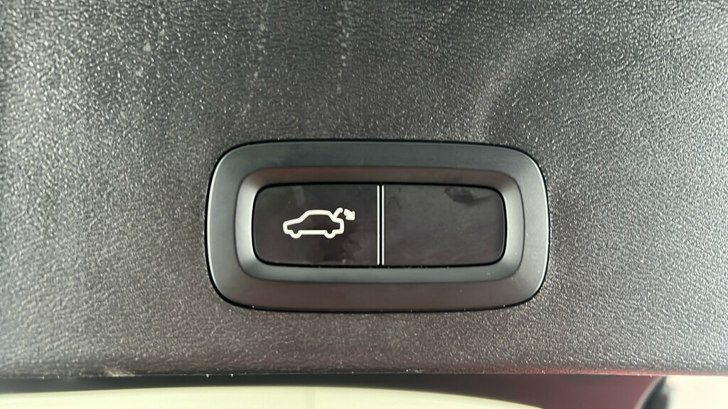 Volvo XC40 Volvo Estate 2.0 B4p Ultimate Dark Black #28