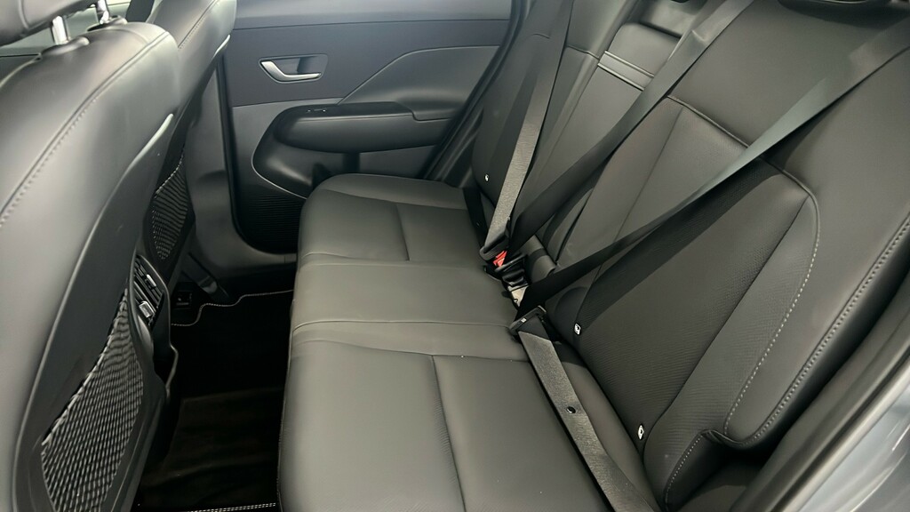 Hyundai Kona 65.4Kwh N Line S White #18