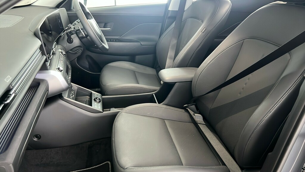 Hyundai Kona 65.4Kwh N Line S White #17
