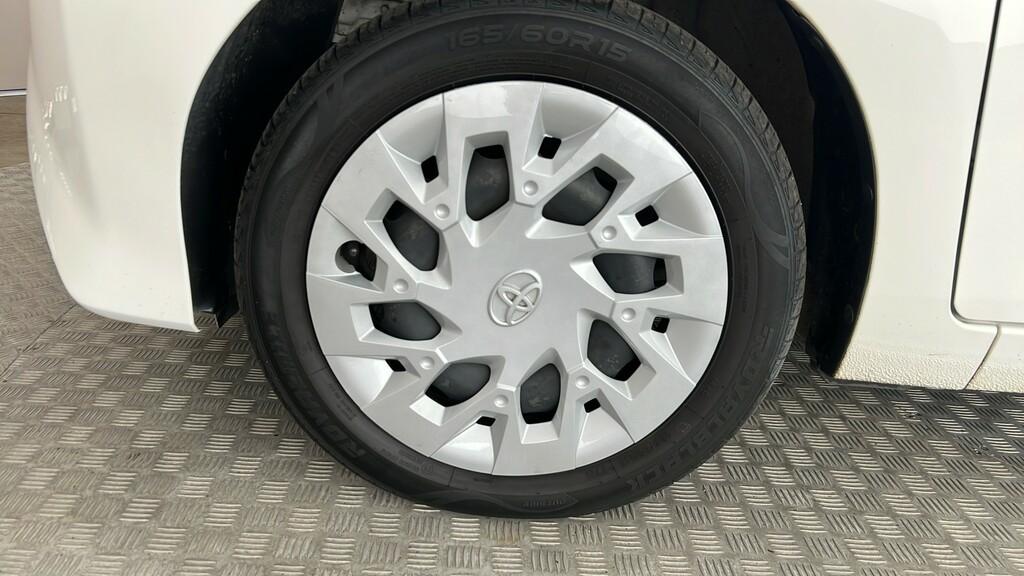 Toyota Aygo 1.0 Vvt-i X-trend 5-Dr Red #19