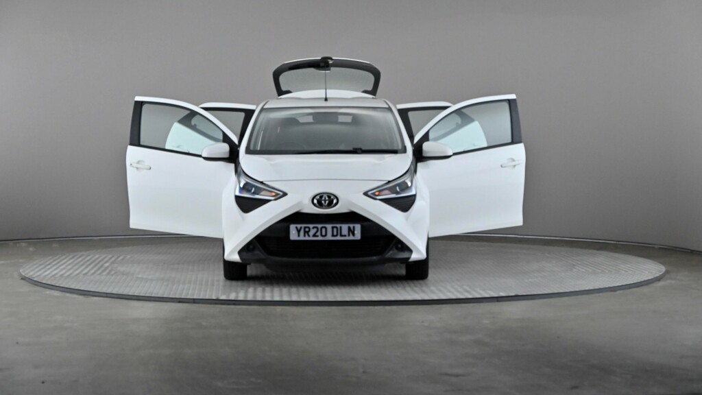 Toyota Aygo 1.0 Vvt-i X-trend 5-Dr Red #8