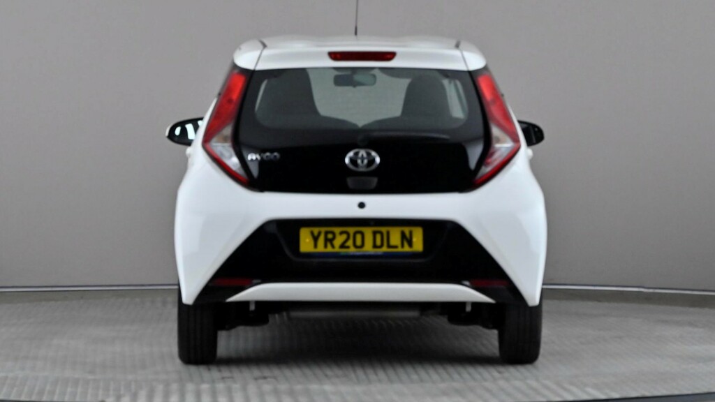 Toyota Aygo 1.0 Vvt-i X-play White #5