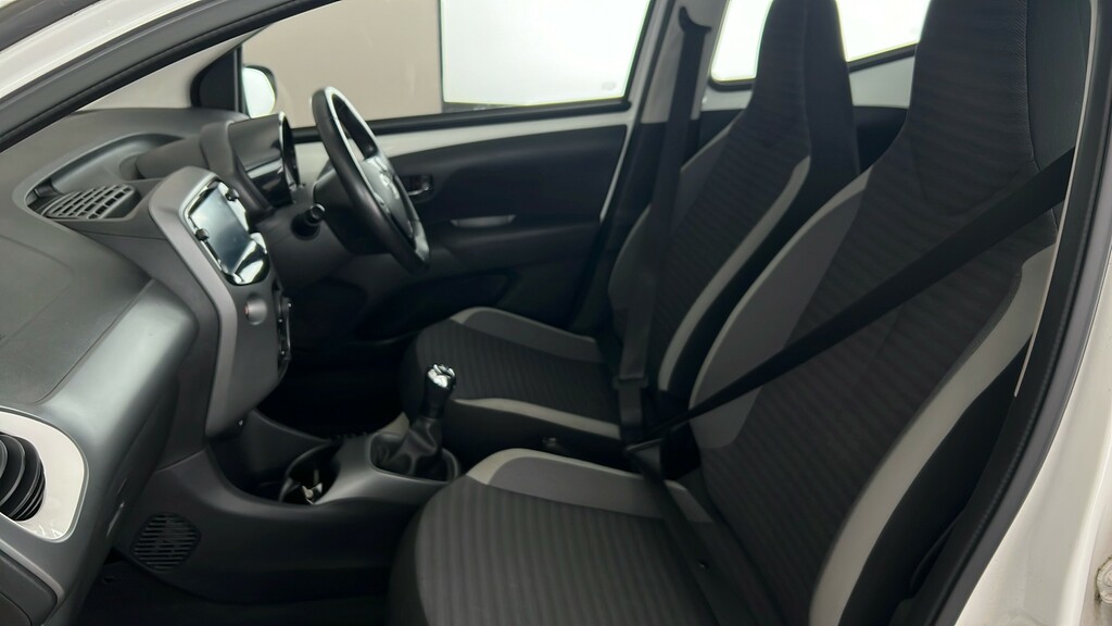 Toyota Aygo 1.0 Vvt-i X-trend 5-Dr Red #17