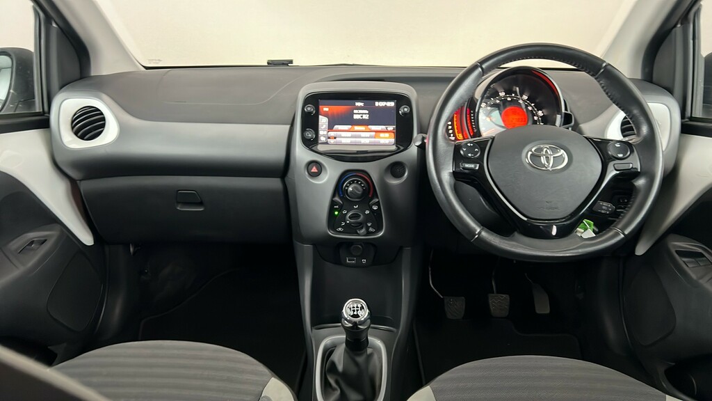 Toyota Aygo 1.0 Vvt-i X-trend 5-Dr Red #13