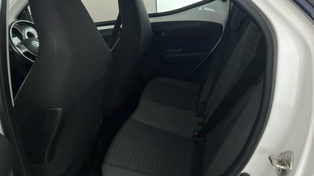 Toyota Aygo 1.0 Vvt-i X-trend 5-Dr Red #18