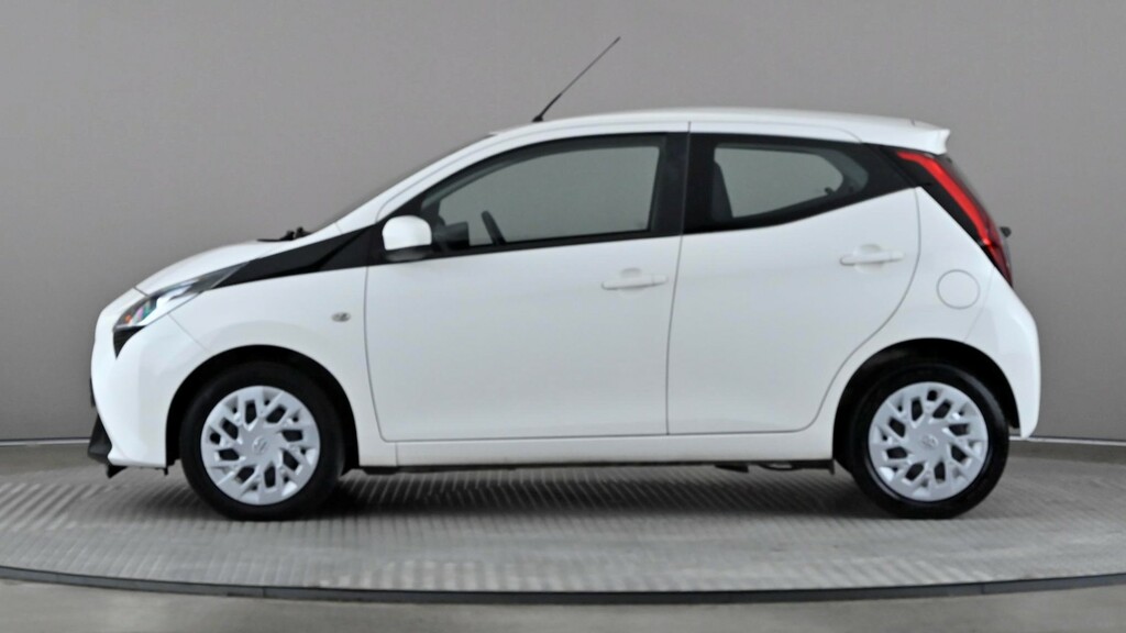 Toyota Aygo 1.0 Vvt-i X-play White #3