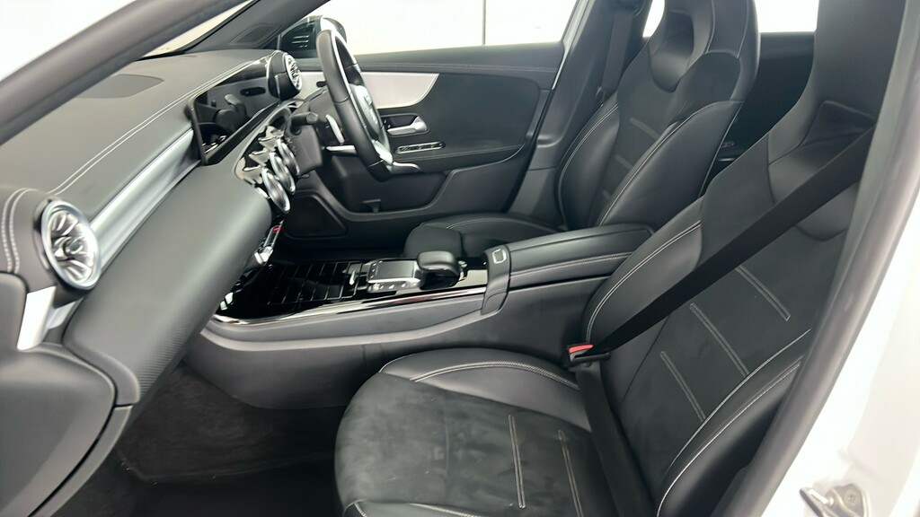 Mercedes-Benz A Class 1.3 A180 Amg Line Edition Premium Saloon Pet Black #17