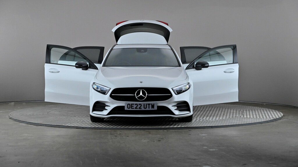 Mercedes-Benz A Class 1.3 A180 Amg Line Edition Premium Saloon Pet Black #8
