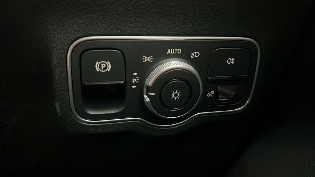 Mercedes-Benz EQA 350 4M 215Kw Amg Line Executive 66.5Kwh At Grey #24