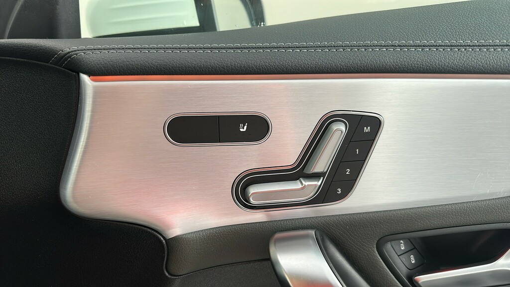 Mercedes-Benz CLA Class 1.6 Cla200 Amg Line Night Edition Pan Roof Grey #33