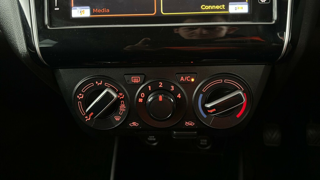 Suzuki Swift 2023 Suzuki Swift 1.2 Sz-t Dualjet Mild Hybrid Aut White #26