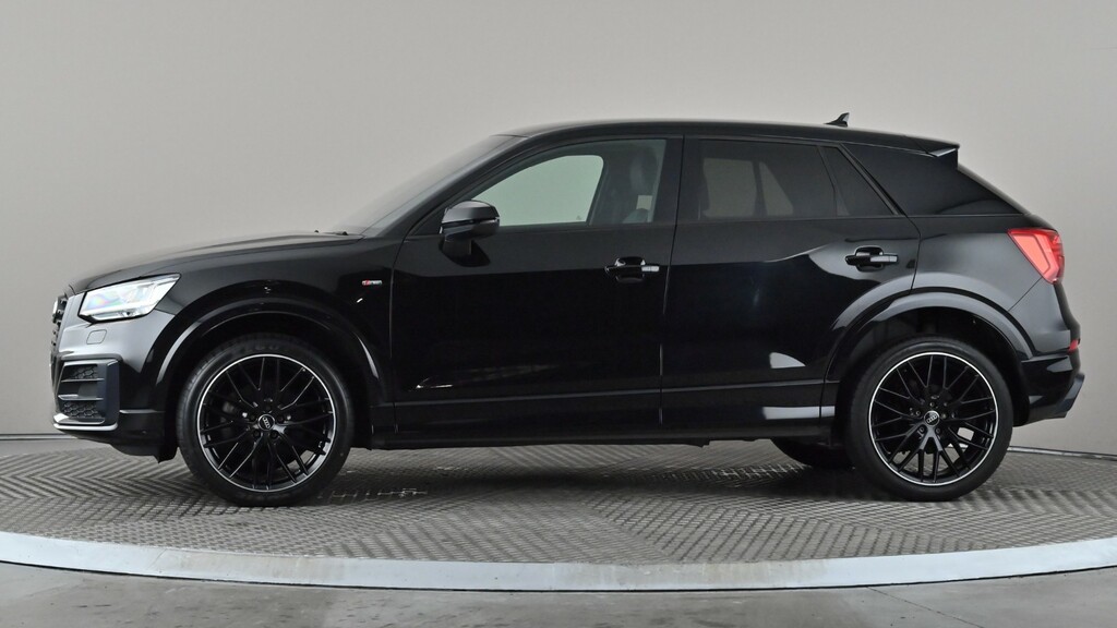 Audi Q2 35 Tfsi Black Edition S Tronic Black #3