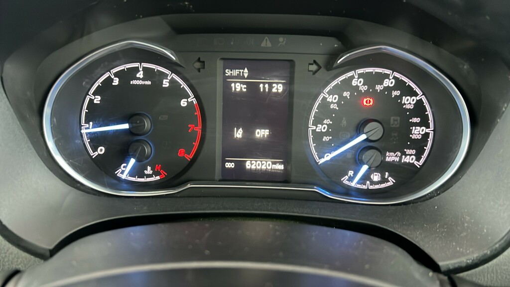 Toyota Yaris 1.5 Hybrid Icon Cvt Red #15