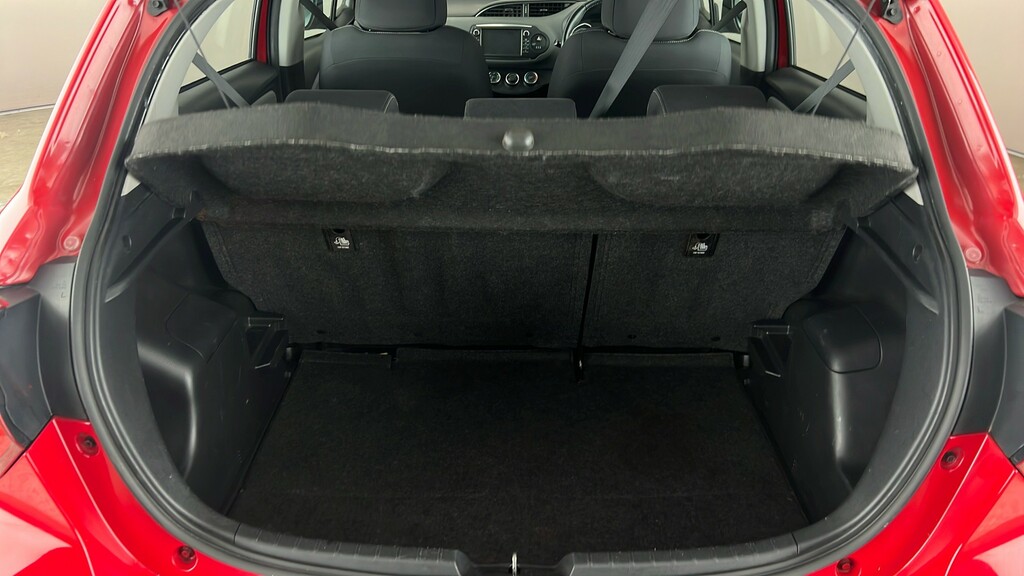 Toyota Yaris 1.5 Hybrid Icon Cvt Red #22