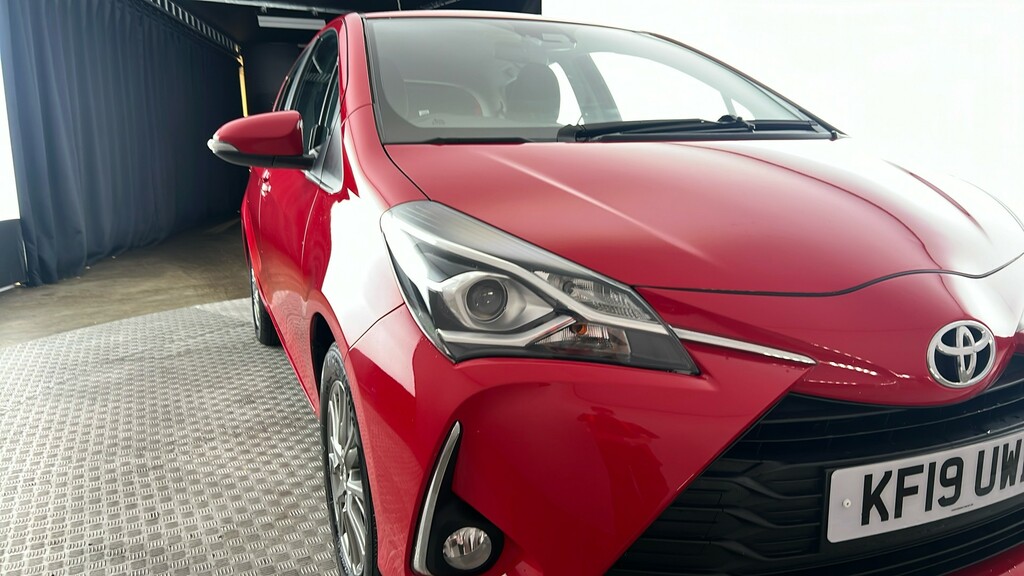 Toyota Yaris 1.5 Hybrid Icon Cvt Red #20