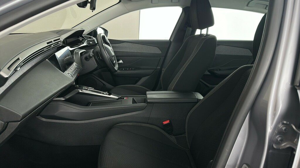 Peugeot 308 1.6 Hybrid 225 Gt Premium E-eat8 Red #17
