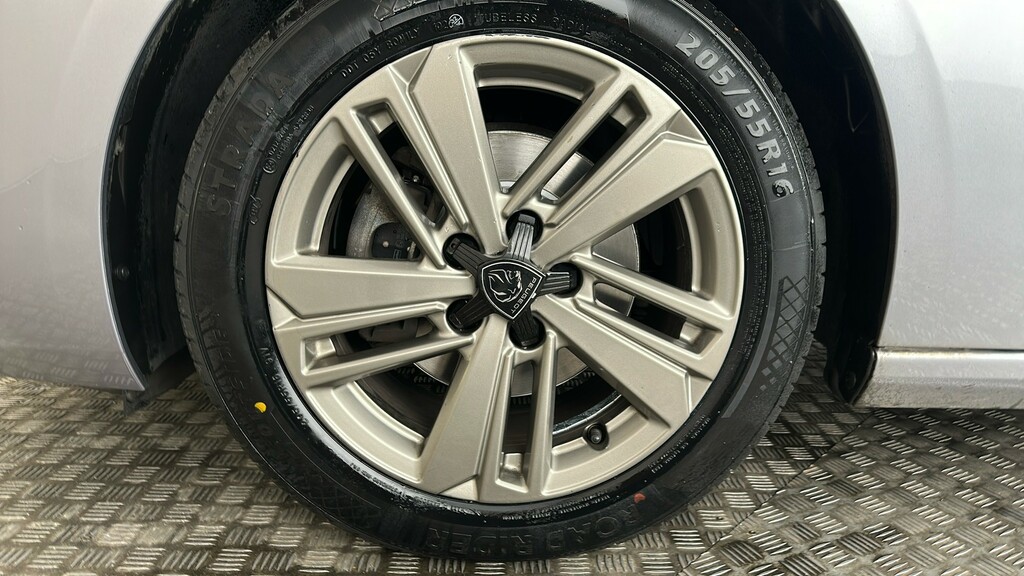 Peugeot 308 1.6 Hybrid 225 Gt Premium E-eat8 Red #19