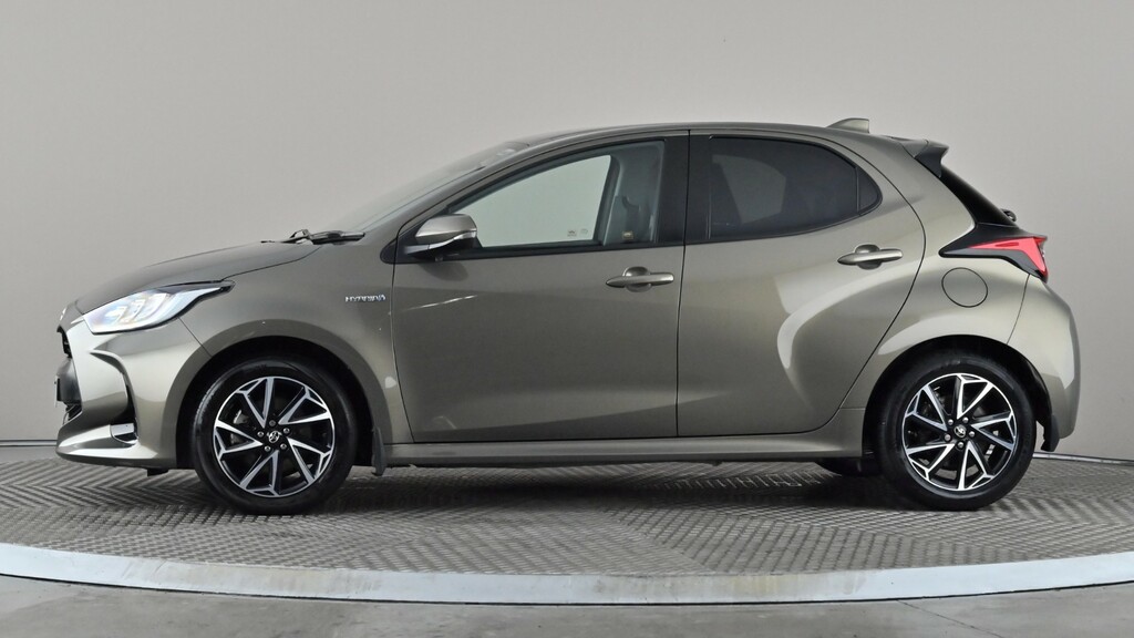 Toyota Yaris 1.5 Hybrid Design Cvt Brown #3