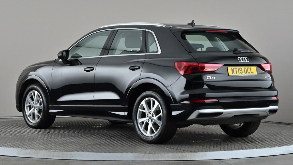 Audi Q3 35 Tfsi Sport Black #4