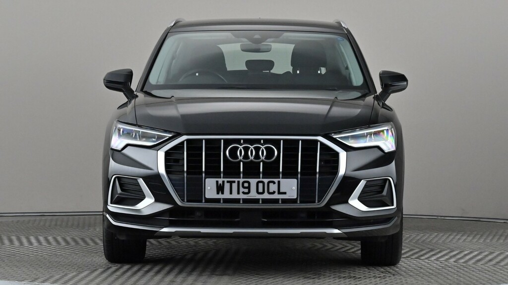 Audi Q3 35 Tfsi Sport Black #2