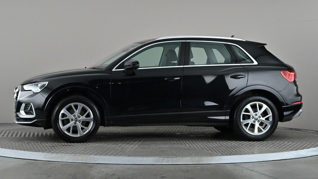 Audi Q3 35 Tfsi Sport Black #3