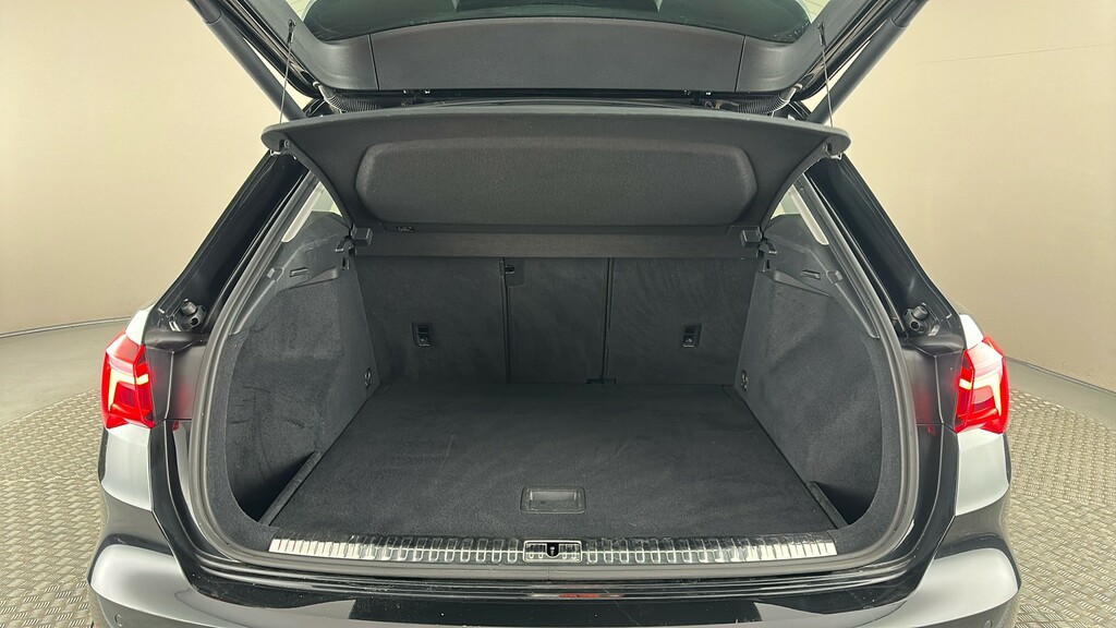 Audi Q3 Audi Q3 Sport 35 Tdi Quattro 150 Ps 6-Speed Grey #22