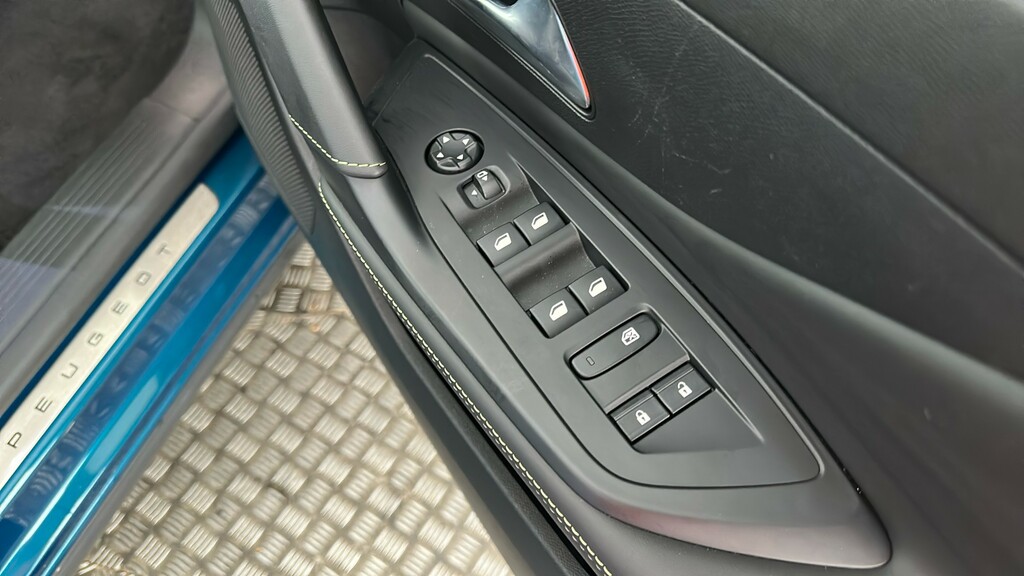 Peugeot 408 1.2 Hybrid 136 Allure E-dsc6 Blue #32
