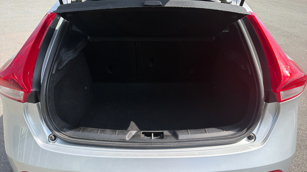 Volvo V40 Volvo V40 T3 152 Inscription Geartronic White #12