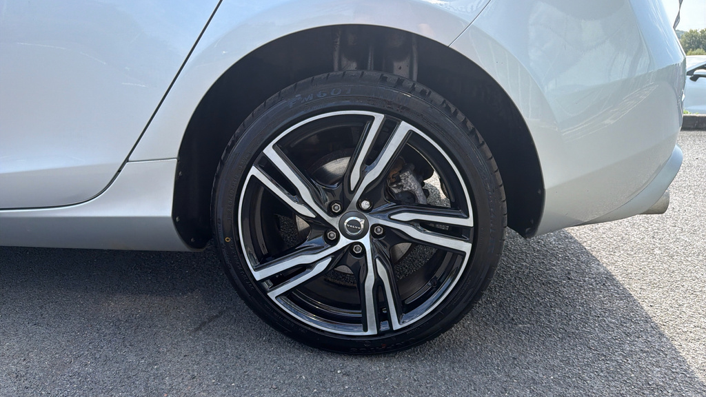 Volvo V40 Volvo V40 T3 152 Inscription Geartronic White #9
