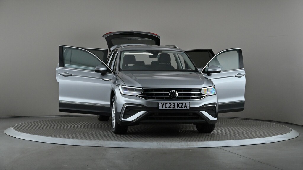 Volkswagen Tiguan Allspace 2.0Tdi 150Ps Elegance Scr 4Motio Black #8