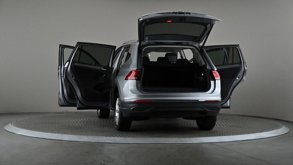 Volkswagen Tiguan Allspace 2.0Tdi 150Ps Elegance Scr 4Motio Black #11