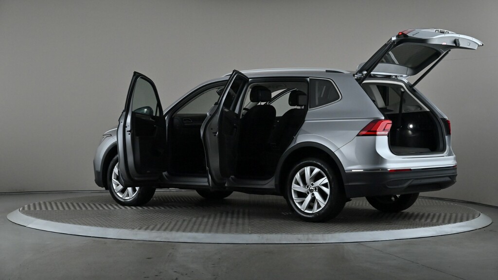 Volkswagen Tiguan Allspace 2.0Tdi 150Ps Elegance Scr 4Motio Black #10
