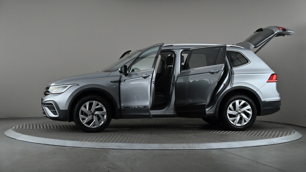 Volkswagen Tiguan Allspace 2.0Tdi 150Ps Elegance Scr 4Motio Black #9