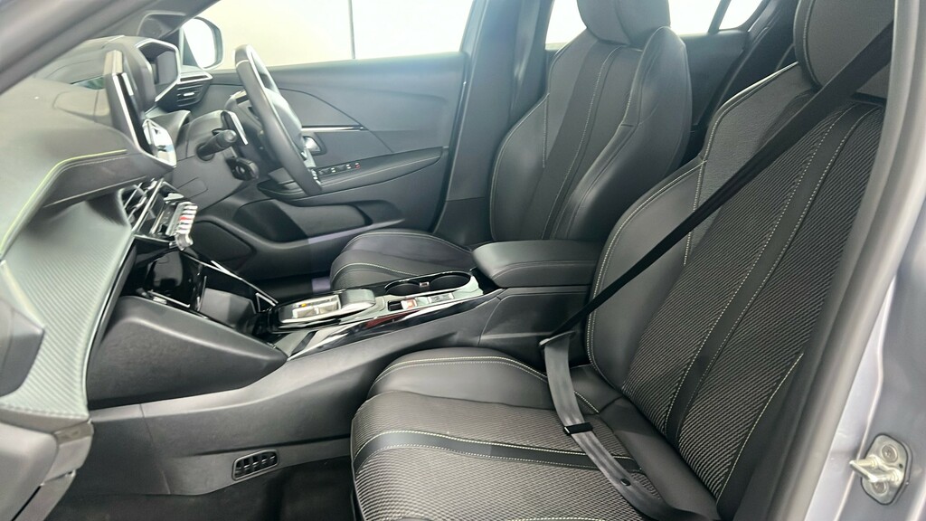 Peugeot 208 Gt 1.2 Hybrid 136Ps Grey #17