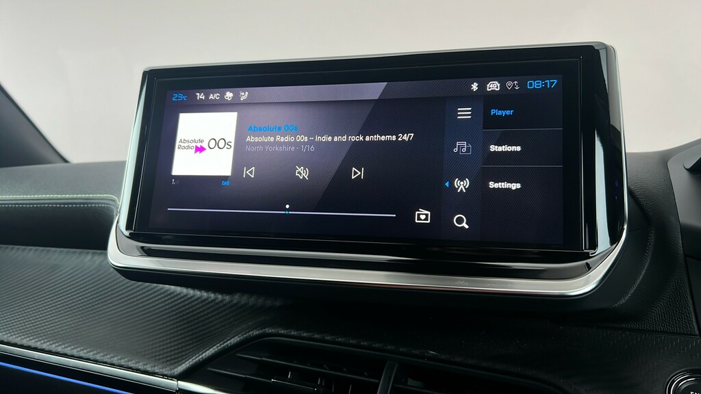 Peugeot e-2008 50Kwh Gt Suv 7Kw Charger 136 #24