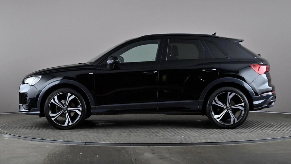 Audi Q3 35 Tfsi Edition 1 S Tronic Black #4