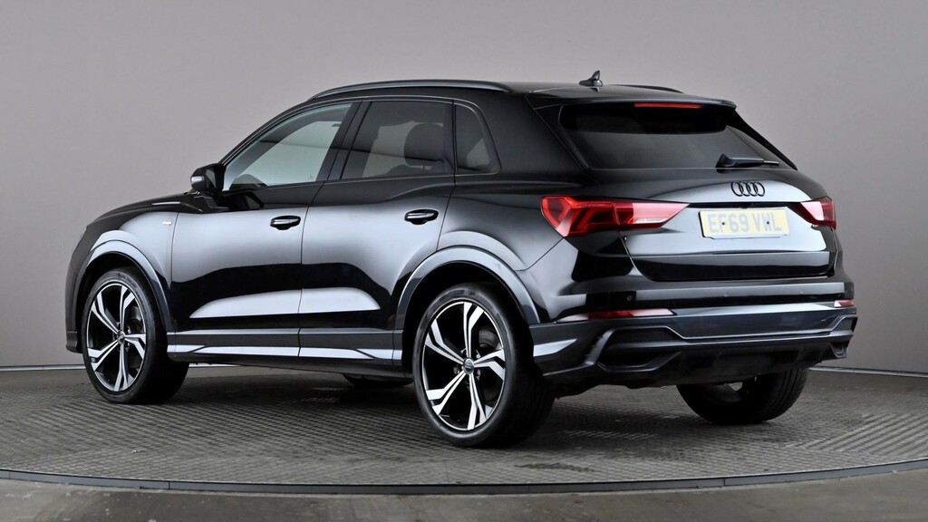 Audi Q3 35 Tfsi Edition 1 S Tronic Black #3
