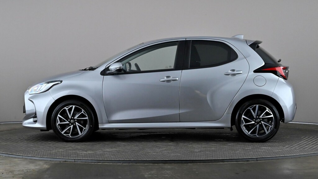 Toyota Yaris 1.5 Hybrid Design Cvt Silver #3